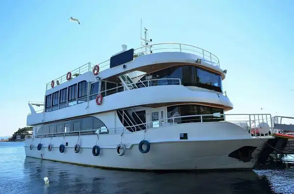 Restaurant vessel for sale