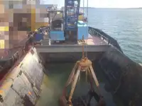 Ọkọ̀ ojú omi tí ó mú ìdọ̀tí fún tà