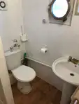Ọkọ̀ ojú omi tí ó mú ìdọ̀tí fún tà