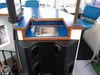 Ọkọ̀ ojú omi kékeré fún tà