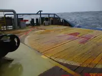 Ọkọ̀ tí wọn fi maa ń gbé ohun èlò tí ó ní ìdáná fún tà