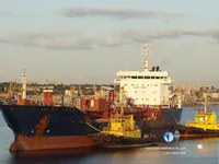 Ọkọ̀ tí ó mú epo / kemikali fún tà