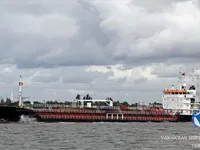 Ọkọ̀ tí ó mú epo / kemikali fún tà