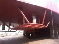 Ọkọ̀ ojú omi tí ó mú ìdọ̀tí fún tà