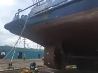 Ọkọ̀ tí wọn fi maa ń gbé ohun èlò tí ó ní ìdáná fún tà