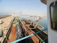 Ọkọ̀ ojú omi tí ó mú ìdọ̀tí fún tà