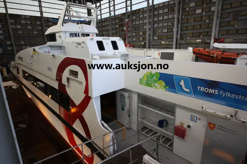 Catamaran fún tà