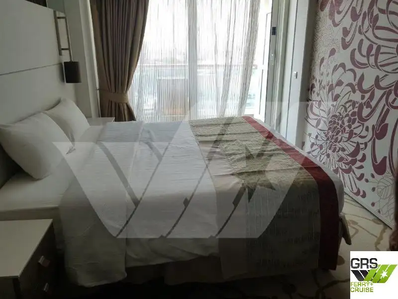 Ọkọ̀ ojú omi ìrìn-àjò fún tà