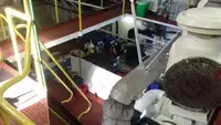 Ọkọ̀ ojú omi tí ó mú ìdọ̀tí fún tà