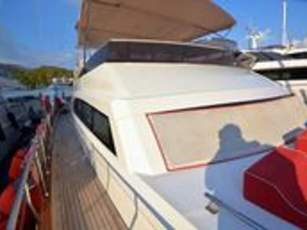 Yacht fún tà