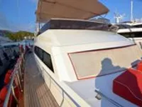 Yacht fún tà