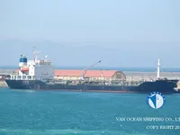 Ọkọ̀ tí ó mú epo / kemikali fún tà