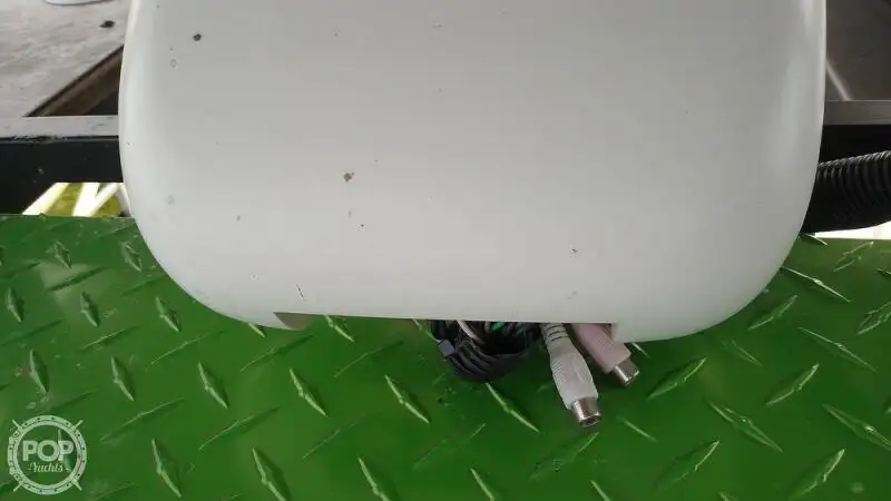 Ọkọ̀ ojú omi tí ó mú àwọn ìkọ́kọ̀ fún tà