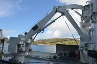 Ọkọ̀ ojú omi tí ó mú àwọn ìkọ́kọ̀ fún tà