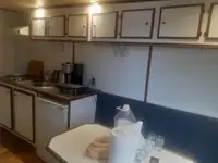 Ọkọ̀ ojú omi tí ó mú àwọn ìkọ́kọ̀ fún tà