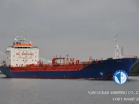 Ọkọ̀ tí ó mú epo / kemikali fún tà