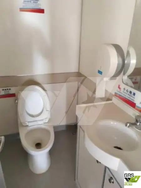 Ọkọ̀ ojú omi ìrìn-àjò fún tà