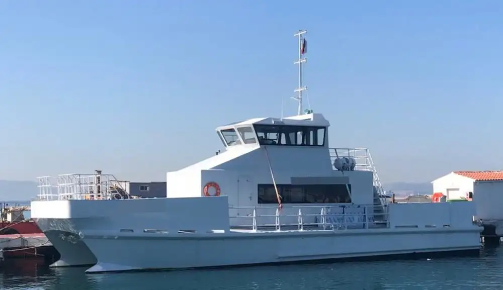 Catamaran fún tà