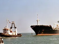 Ọkọ̀ tí ó mú epo / kemikali fún tà