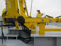 Ọkọ̀ tí wọn fi maa ń gbé ohun èlò tí ó ní ìdáná fún tà