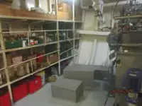 Ọkọ̀ tí wọn fi maa ń gbé ohun èlò tí ó ní ìdáná fún tà