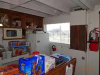 Ọkọ̀ ojú omi kékeré fún tà
