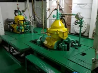 Ọkọ̀ tí ó mú epo / kemikali fún tà