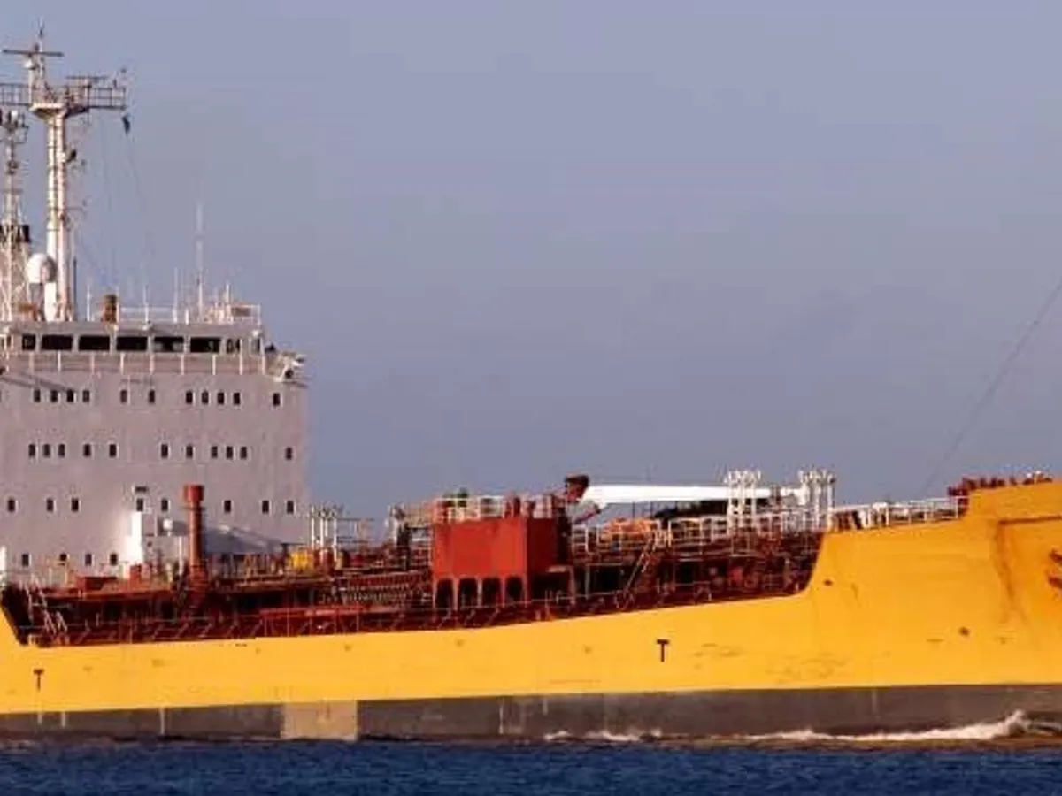 Ọkọ̀ tí ó mú epo / kemikali fún tà