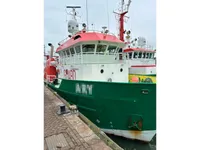 Ọkọ omi ti o mu ọja fún tà
