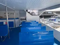 Ọkọ̀ ojú omi ìrìn-àjò fún tà