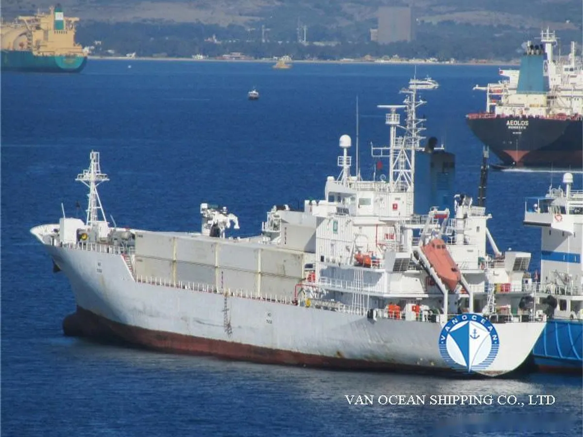 Ọkọ̀ tí wọn fi maa ń gbé ohun èlò tí ó ní ìdáná fún tà