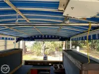 Ọkọ̀ ojú omi ìrìn-àjò fún tà