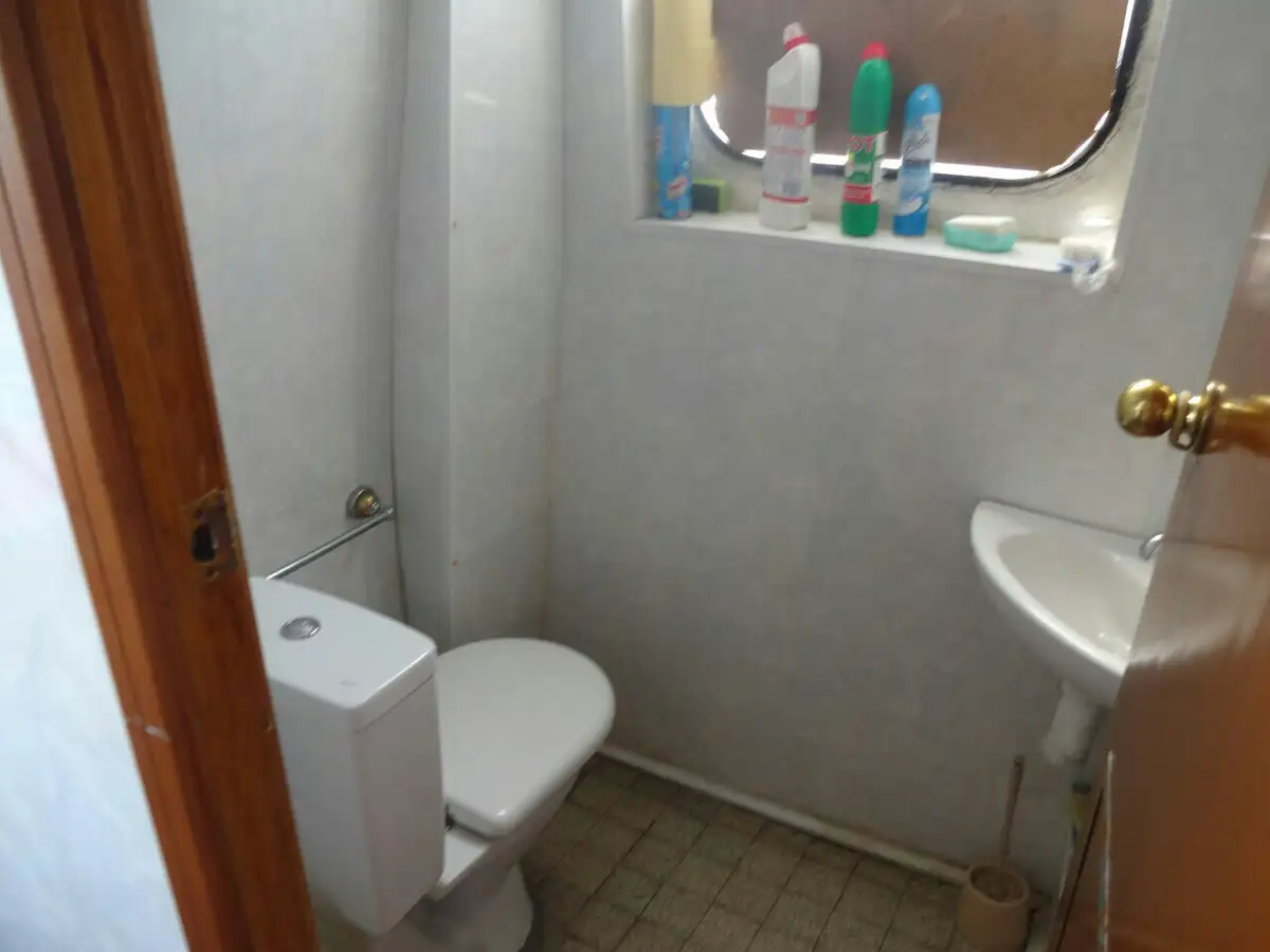 Ọkọ̀ ọpọlọpọ̀ ènìyàn fún tà