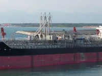 Ọkọ̀ tí ó mú epo / kemikali fún tà