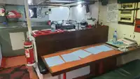 Ọkọ̀ tí ó mú ẹja pọ̀ fún tà
