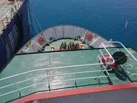 Ọkọ omi ti o mu ọja fún tà