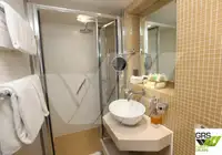 Ọkọ̀ ojú omi ìrìn-àjò fún tà