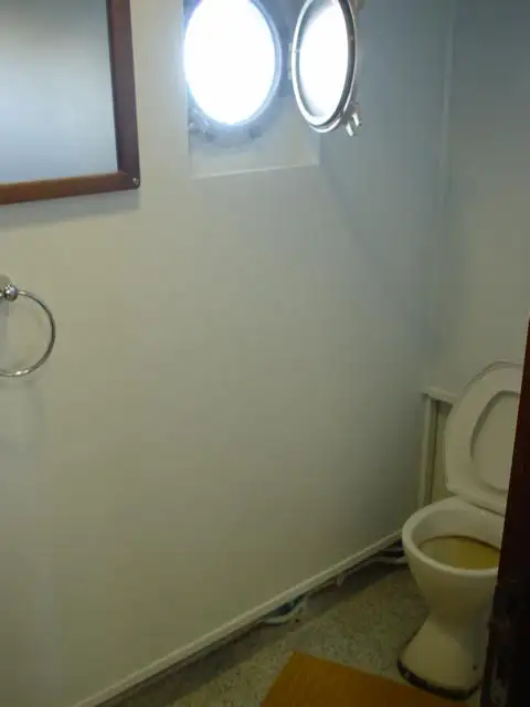 Ọkọ̀ tí ó mú ẹja pọ̀ fún tà
