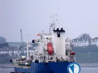Ọkọ̀ tí ó mú epo / kemikali fún tà