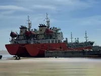 Ọkọ̀ tí ó mú epo / kemikali fún tà