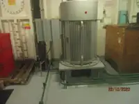 Ọkọ̀ tí wọn fi maa ń gbé ohun èlò tí ó ní ìdáná fún tà
