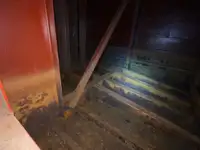 Ọkọ̀ ojú omi tí ó mú ìdọ̀tí fún tà