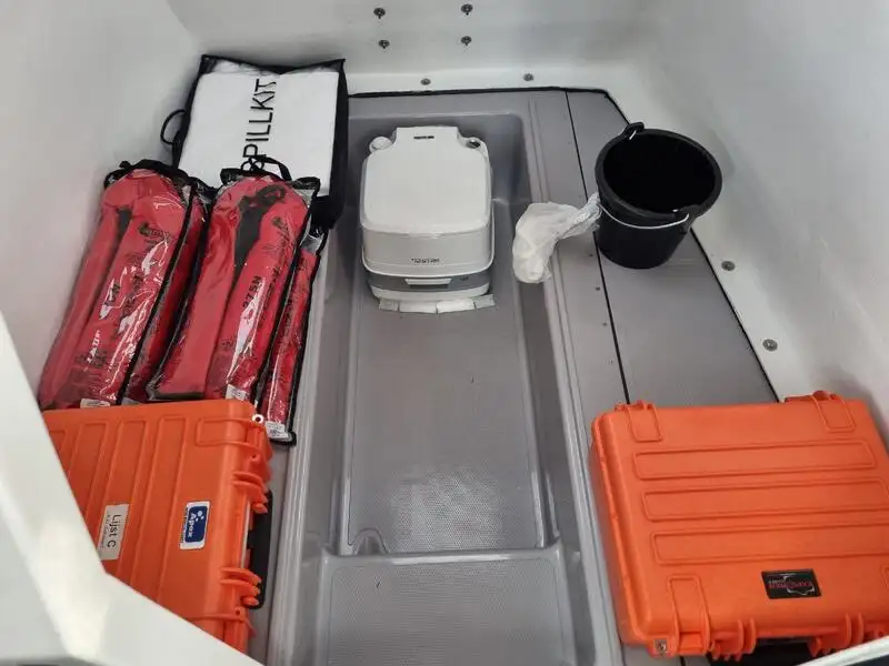 Ọkọ̀ ojú omi tí ó mú àwọn ìkọ́kọ̀ fún tà