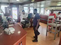 Ọkọ̀ tí ó mú epo / kemikali fún tà