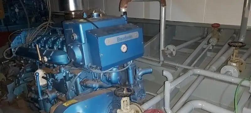 Ọkọ̀ ojú omi ìrìn-àjò fún tà