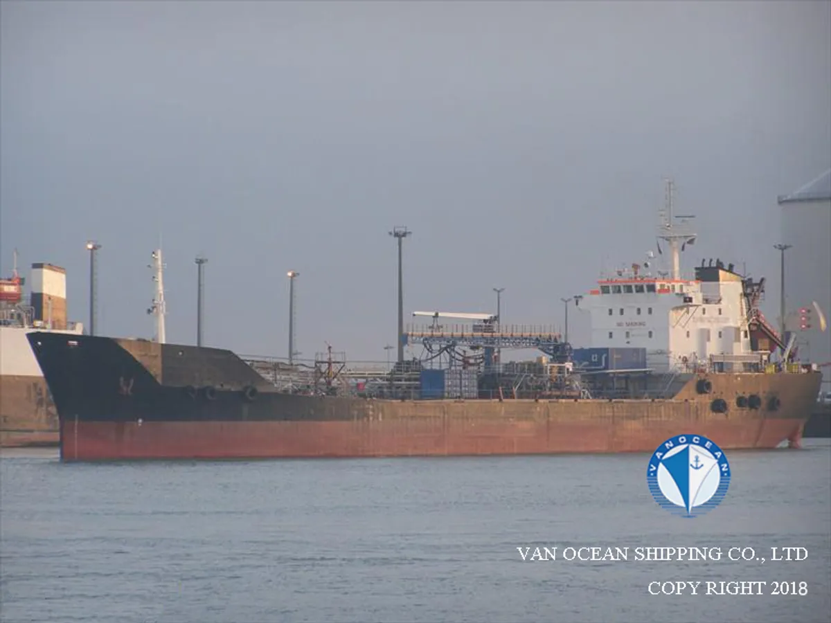 Ọkọ̀ tí ó mú epo / kemikali fún tà