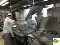 Ọkọ̀ ojú omi ìrìn-àjò fún tà