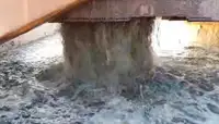 Ọkọ̀ ojú omi tí ó mú ìdọ̀tí fún tà
