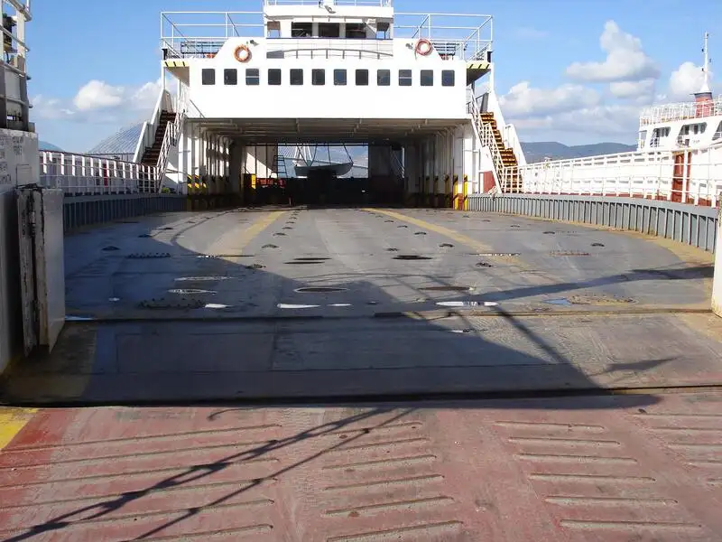 Ọkọ omi Landing, Tank fún tà