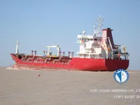 Ọkọ̀ tí ó mú epo / kemikali fún tà